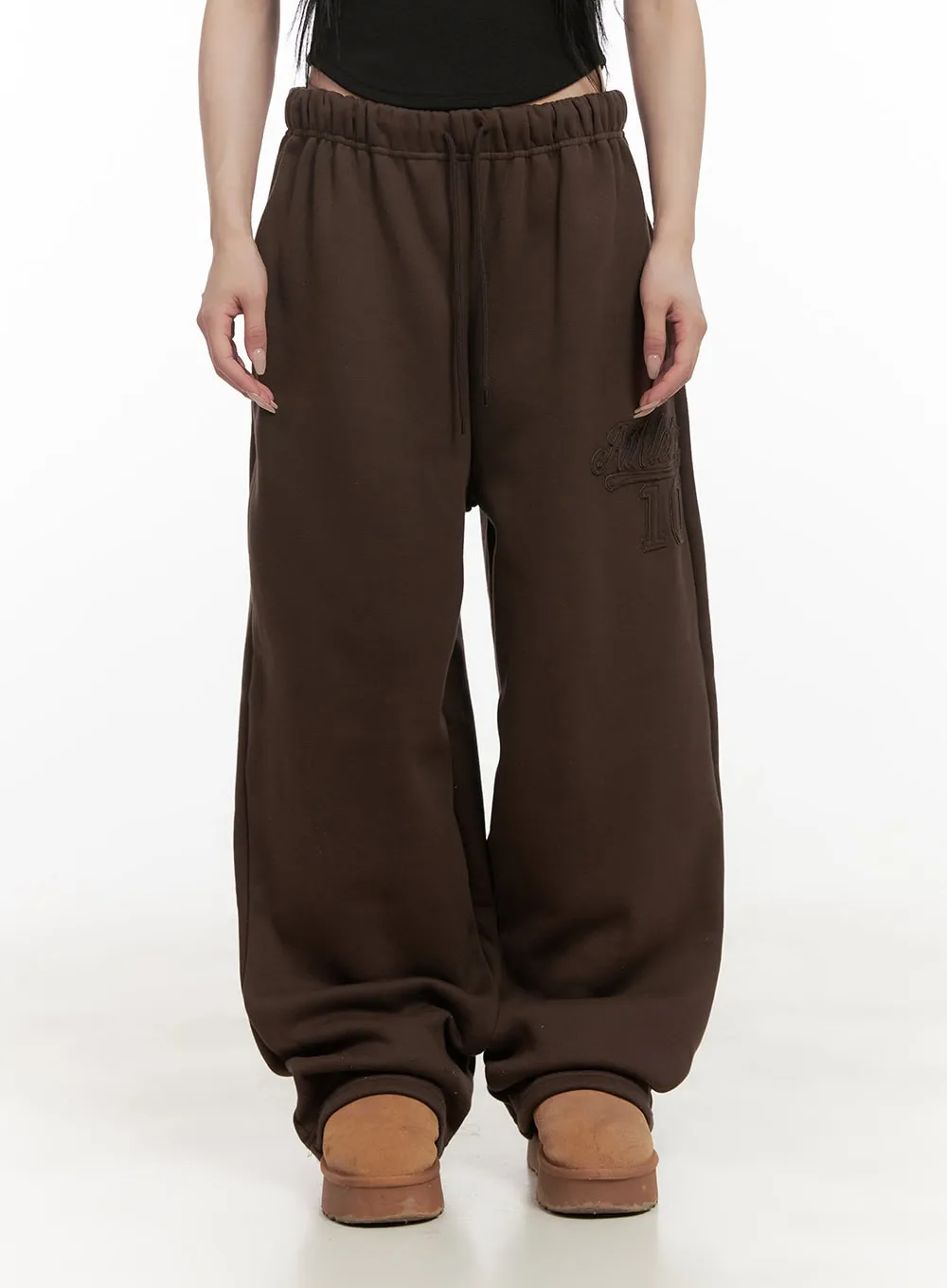 Comfy Patch Wide-Fit Sweatpants CD404