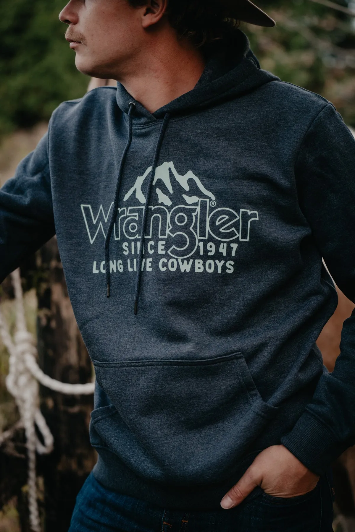 'Cowboy Mountains' Men’s Wrangler Hoodie (S-XXL)