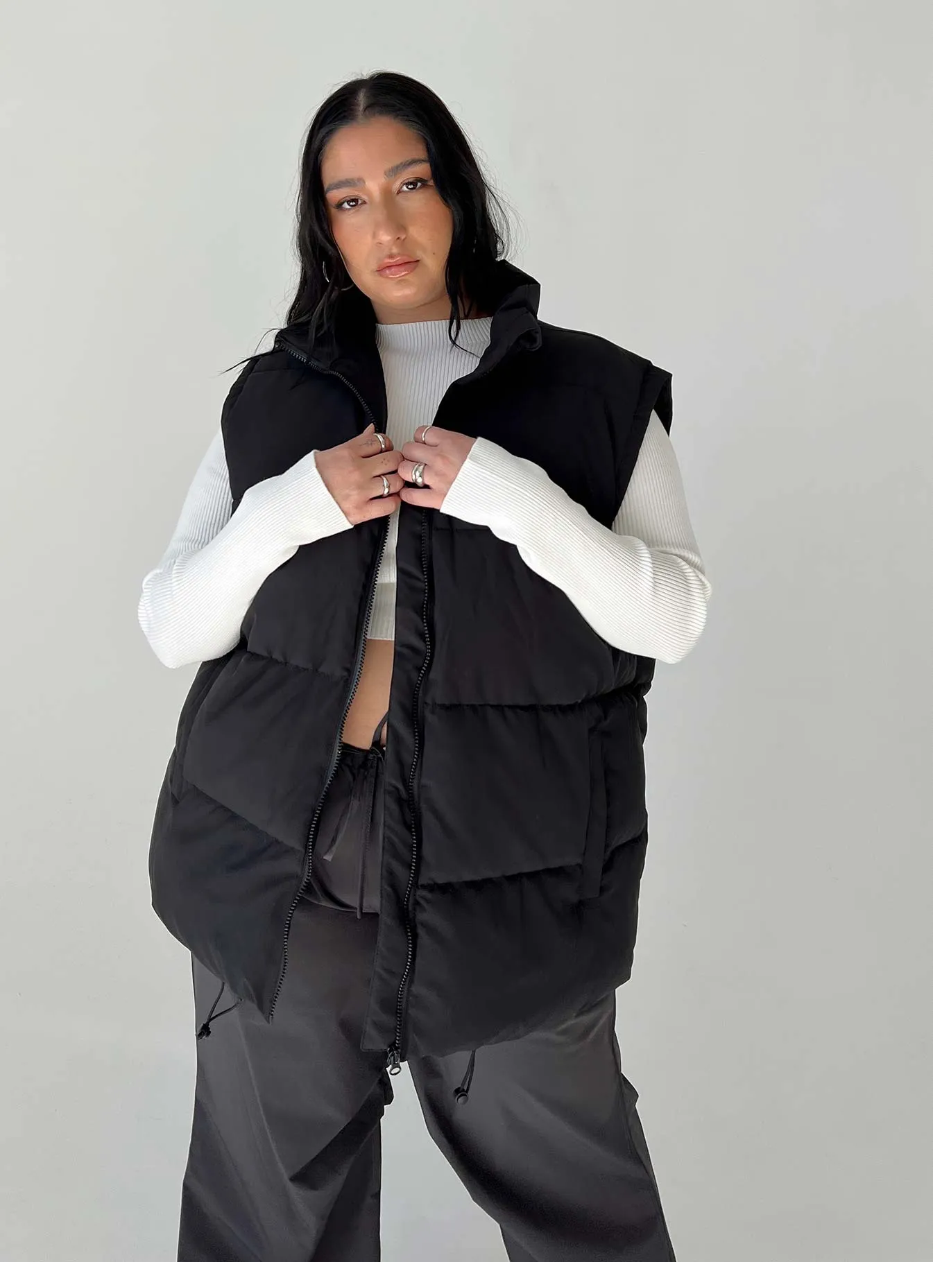 Edison Puffer Vest Black Curve