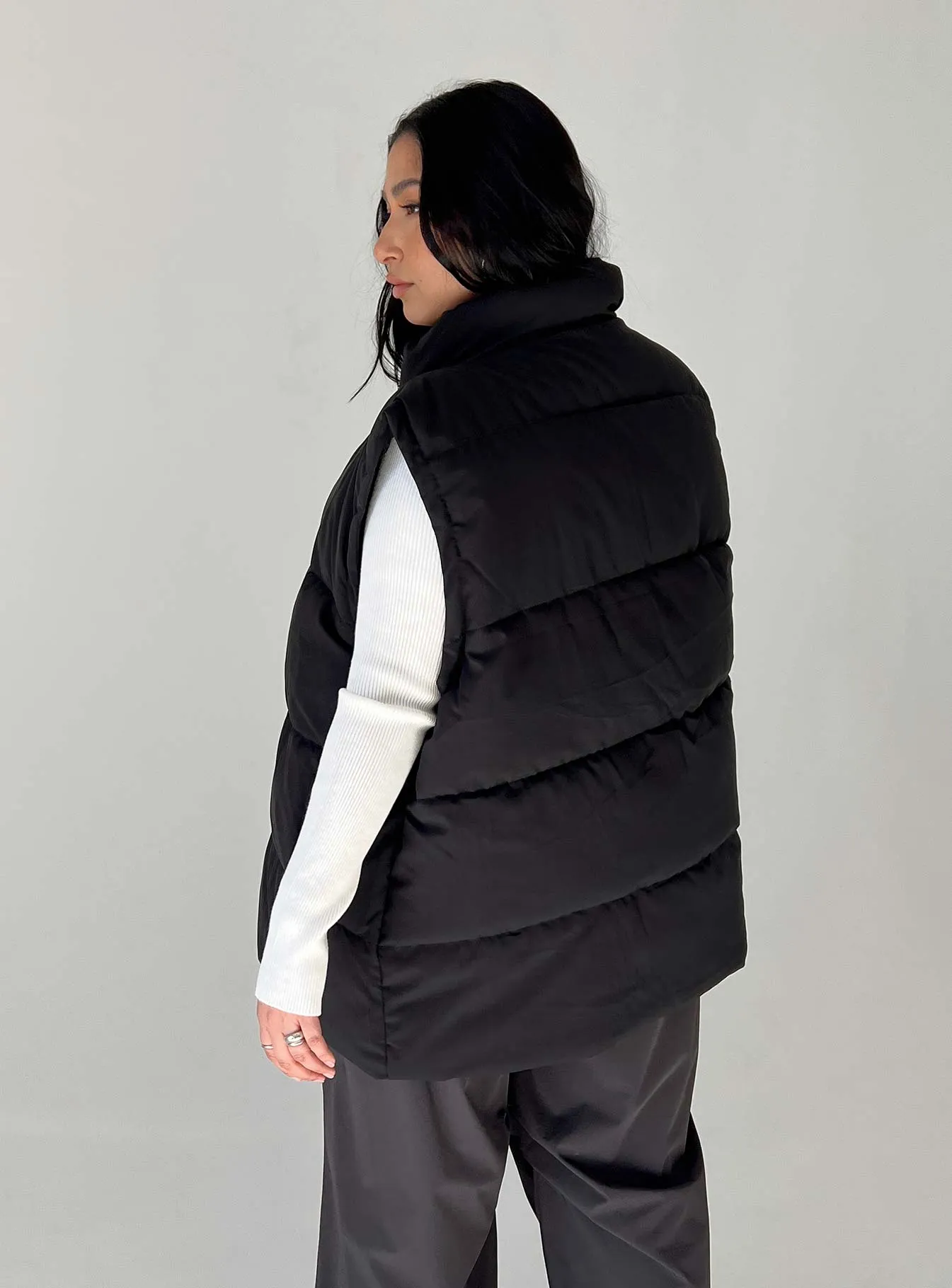 Edison Puffer Vest Black Curve