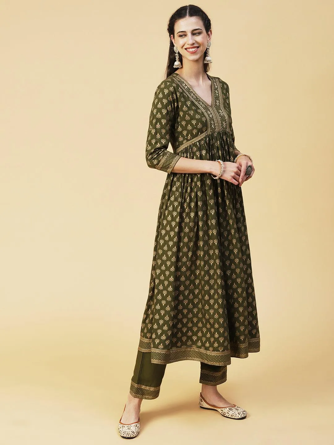 Ethnic Foil Printed Zari Embroidered Kurta With Pants & Dupatta - Green