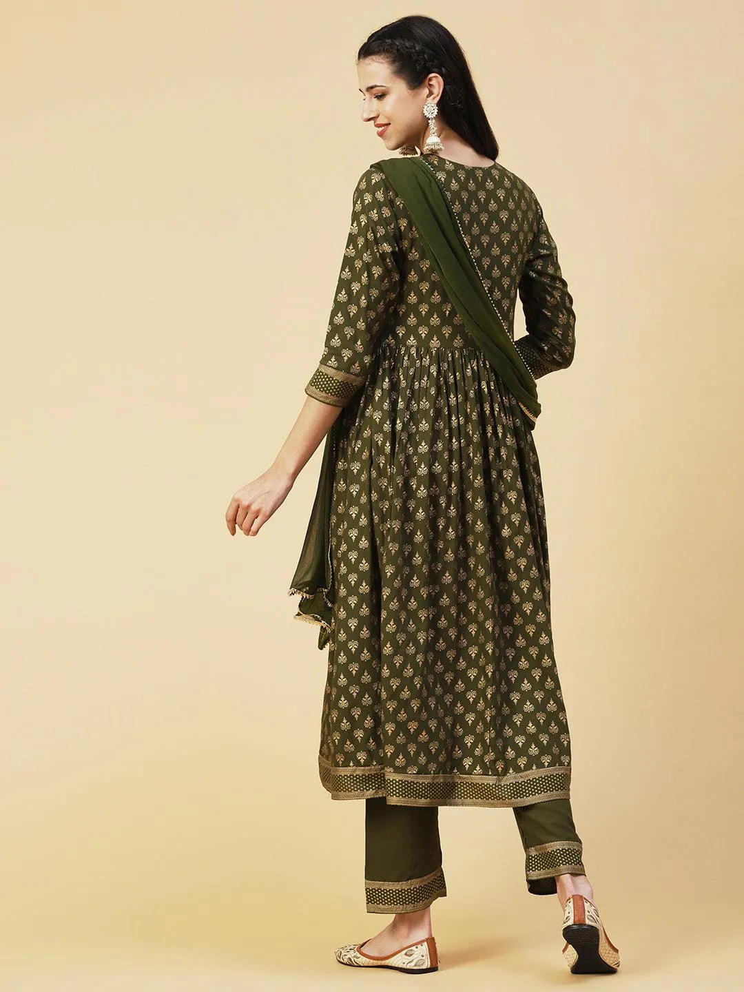 Ethnic Foil Printed Zari Embroidered Kurta With Pants & Dupatta - Green