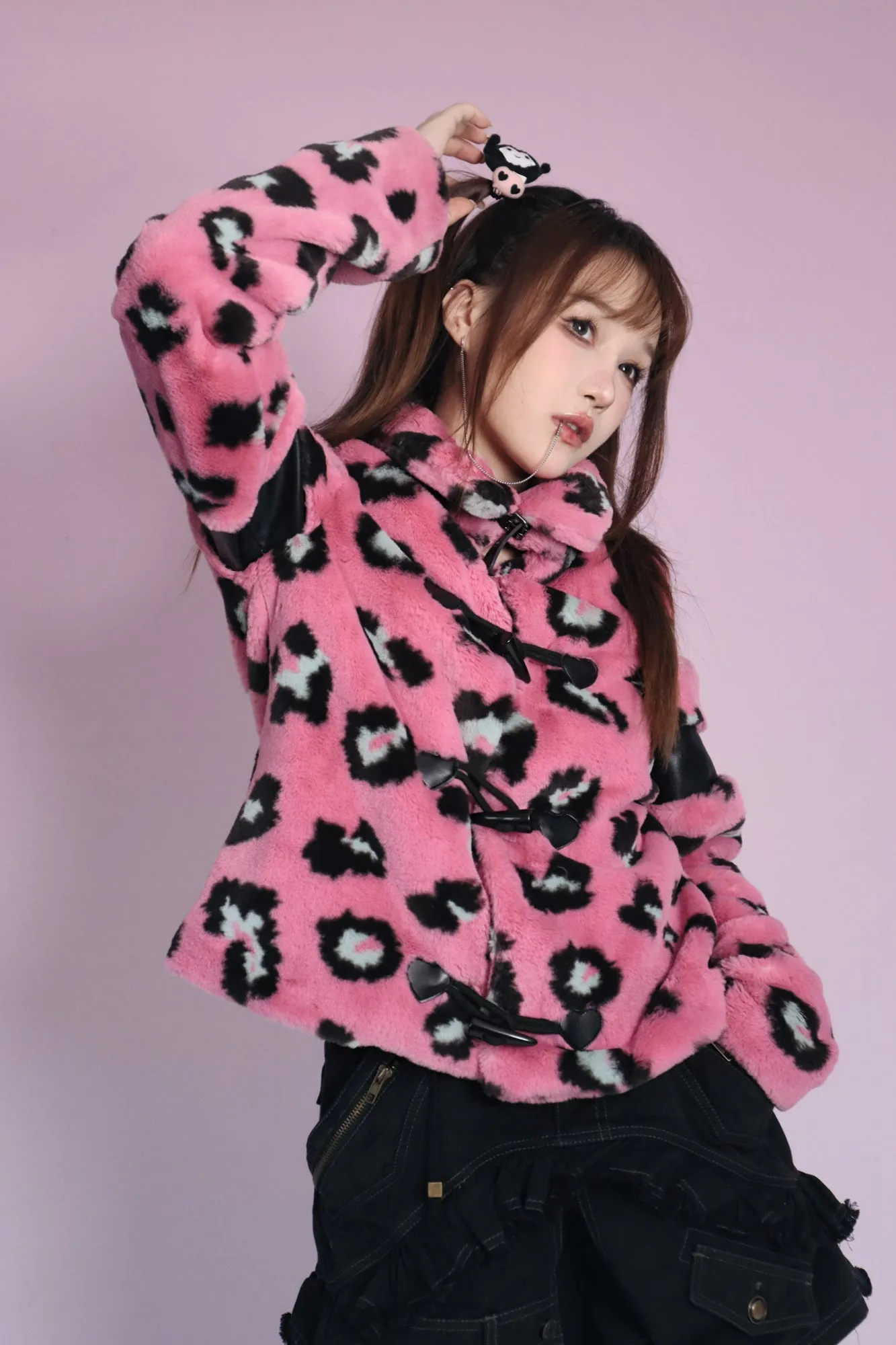 [Evil Tooth] Pink Leopard’s Trick Faux Fur Coat