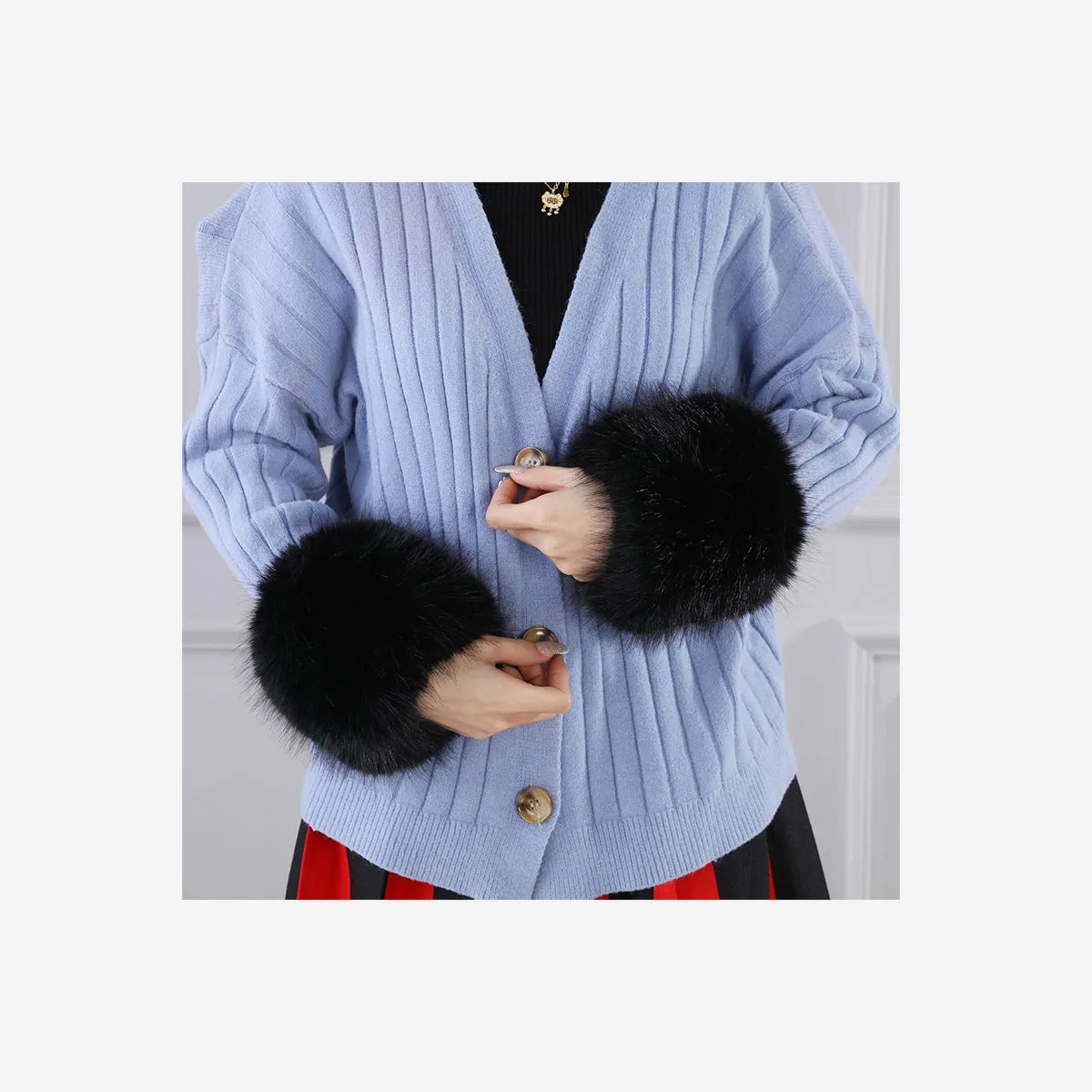 FAUX FUR CUFFS IN BLACK