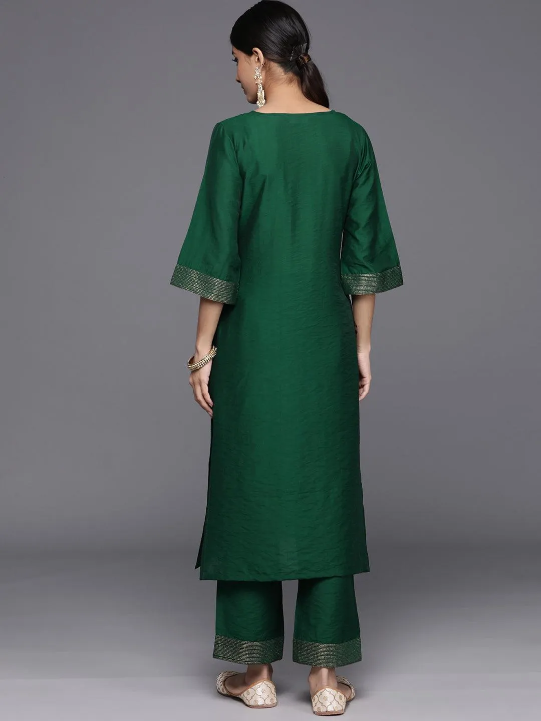 Green Solid Silk Blend Straight Kurta With Trousers