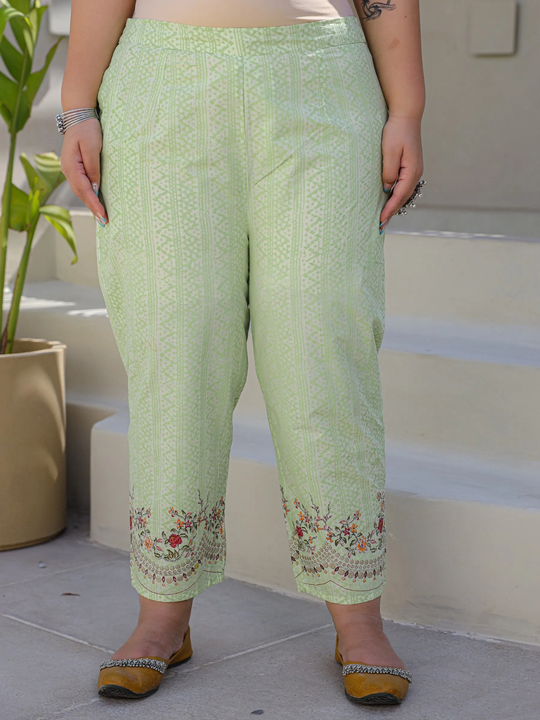 Jashvi Green Floral & Ethnic Motif Printed Cotton Cambric Plus Size Kurta Pants & Dupatta Set With Beads & Sequins (3-Pcs)