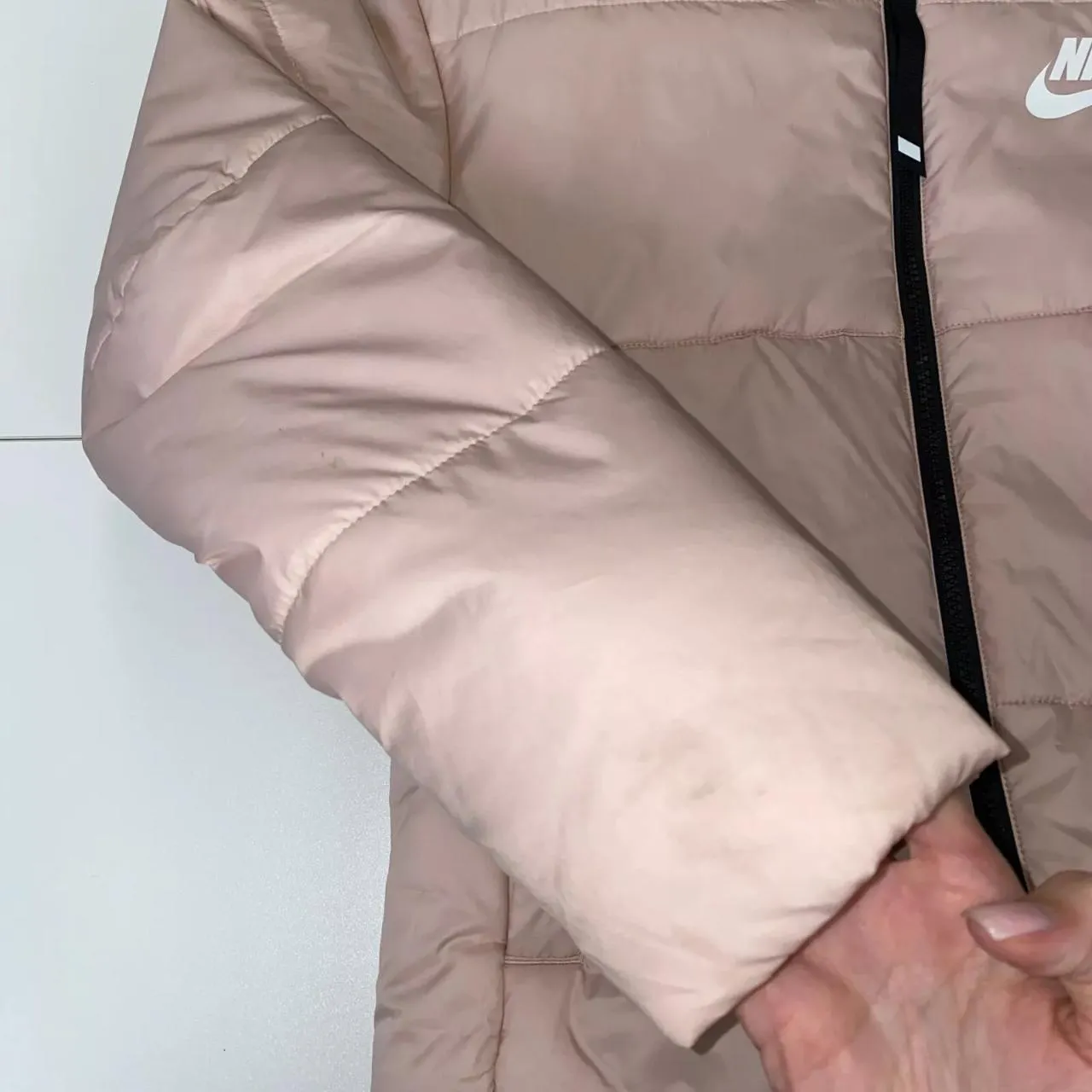 Preowned Nike Therma-FIT Womens Puffer Jacket Size XS Pink Padded Basic Logo Swoosh Cute