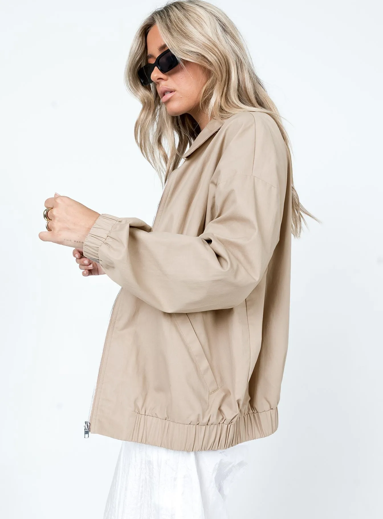 Telford Zip Up Coaches Jacket Beige