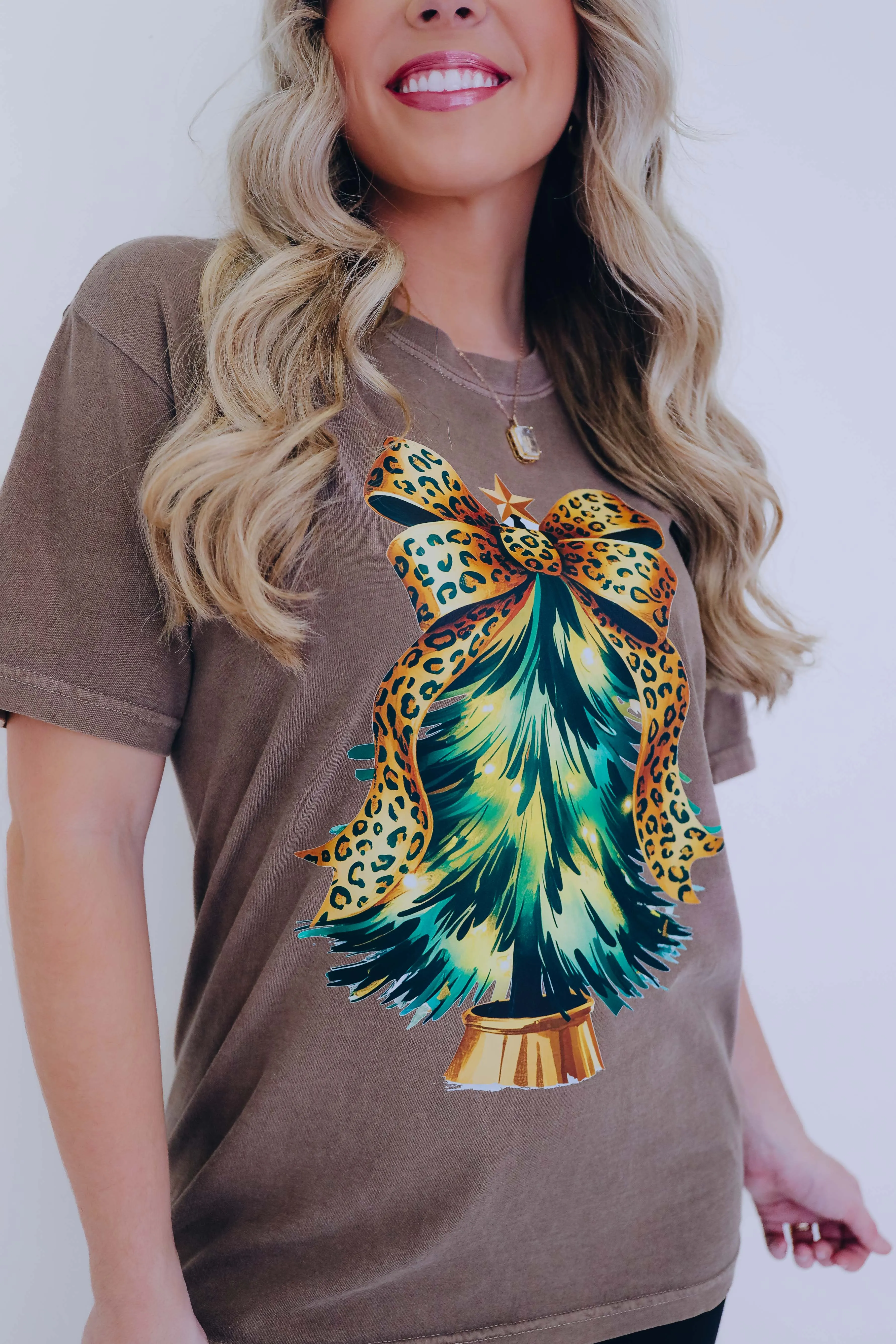 Wild Bow Christmas Graphic Tee / Sweatshirt